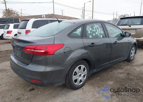 2016 Ford Focus S z USA, uszkodzony, nr VIN 1FADP3E29GL354784